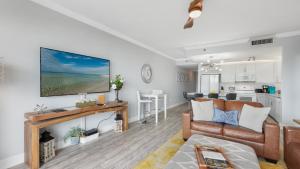 Laketown Wharf 809