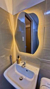 Maison de Shae at Shore 2 MOA, Near Airport, Cozy, Pasay City, Manila, Philippines