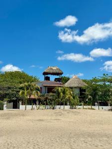 Casa Brisas de Popoyo beach Yoga Surf House