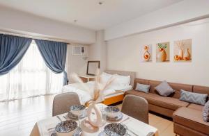 Classy Venice in St Mark Venice Mall near BGC, Pet Friendly, Swimming Pool, Balcony