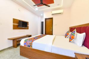 FabHotel Shaurya Palace, Pithampur
