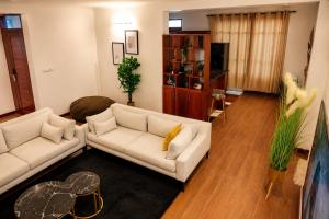 Makaya Homes Elegant 2BR Coastal Apartment