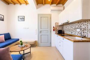 Assyr A - Santorini Cozy Cycladic Retreat