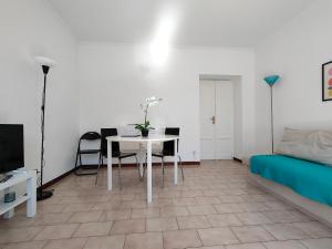 Lavi Home - Lakeside L&B