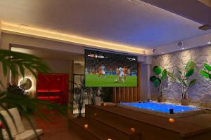 Romantische suite met jacuzzi & sauna - dichtbij stadscentrum