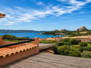 One-Bedroom Sea View Apartment with Sunset Terrace 2-3