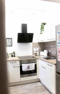 LUUMA Stay -Zentrales Designer Studio- Highspeed Wlan-Vollküche-Smart TV