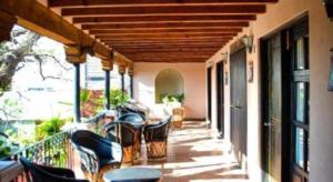 HOTEL ANA CATALINA & SUITES