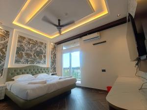 Hotel J VIN PALACE