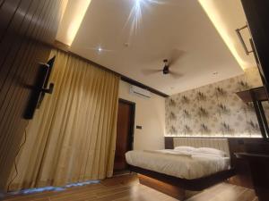 Hotel J VIN PALACE