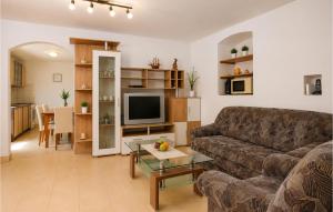 Stunning Home In Savar With Wifi