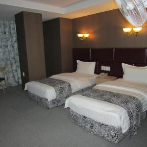 J Hotel