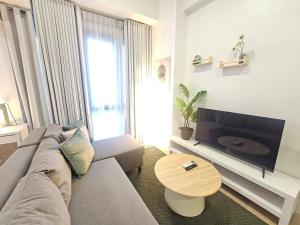 Organic Modern 1BR near Greenbelt
