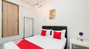 OYO 43993 Madsuite