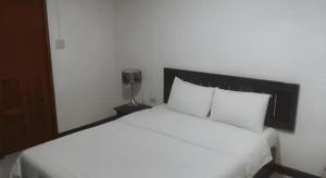 Mark Four Place Hotel