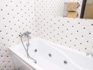 Luxury Studios on Nauki Avenue