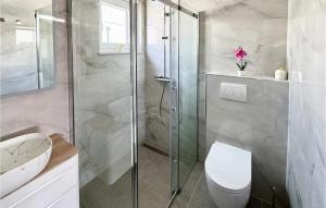 2 Bedroom Cozy Apartment In Sibenik