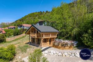 Cozy Chalet with Terrace Peaceful Nature Views