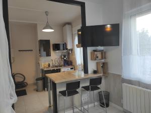 LEcrin caché - 3 min Gare - Paking privé gratuit