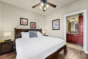 Disney Orlando Bella Piazza 3 Bed 3 Bath Condo, Pool & Hot Tub !