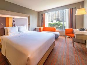 Novotel Manila Araneta City Hotel