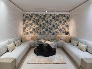 Luxury apartment in the center 7minute walk to the Old Medina