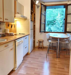 Estudio con piscina en Enveitg