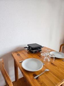 Cozy studio ready for a raclette!