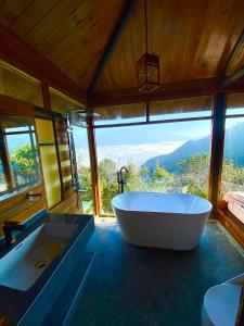 Mống Vàng Retreat Tà Xùa