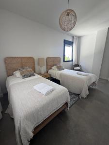 NEW!!! Luxury 3 beds apt with seaviews BS 2104
