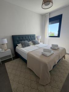 NEW!!! Luxury 3 beds apt with seaviews BS 2104