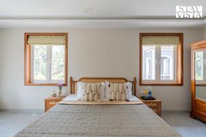 StayVista at Casa Viena with Pool & Lawn