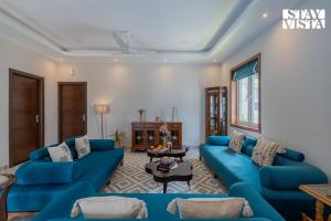 StayVista at Casa Viena with Pool & Lawn