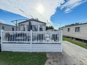 D Area, 2 Bed, 6 Berth Caravan With Decking And Unlimited Wi-Fi Opal Rated 36046D