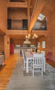 Luxury Private Alpine Log Chalet with SPA at Lake Jasna, Kranjska Gora
