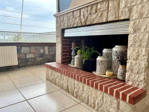 Lemon & Light Bright Apartment with View and Fireplace