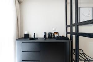 Finders Ermou Suites