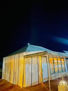 Incredible Luxury Desert Camp
