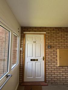 Johnson Suite Lichfield - New 2 Bed & 2 Parking Spaces