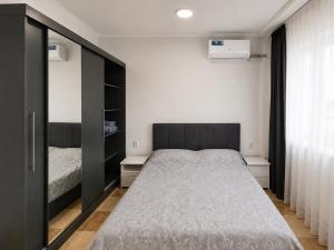 Cozy Apartment Central III