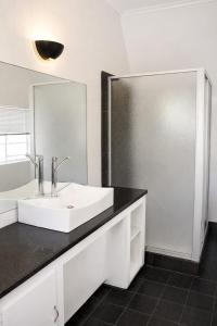 Orange River Manor