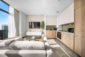 StayShort - Sleek Business Bay 1BR - Modern Stay for 4