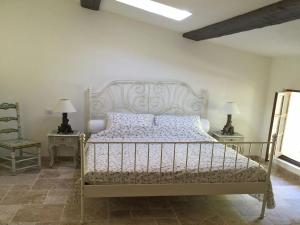 Maisons de vacances Beautiful Provencal villa with guest house and private pool panoramic view : photos des chambres