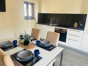 Vacallo Panorama Apartment by RentuGoo Travel