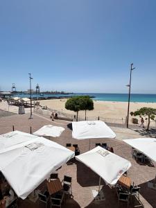 Vue océan, 2 chambres confortables, plage en face