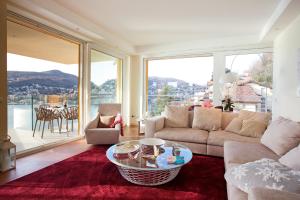 Executive Penthouse Como Condo sleeps 5 by Italian Apartments