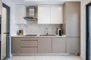 2 Quartos em Alvor com Piscina, 2 churrasqueiras e garagem