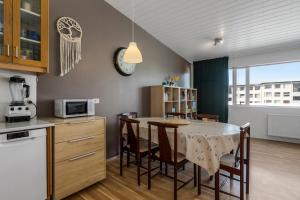 Reykjavík 2BR Apartment Balcony Free Parking