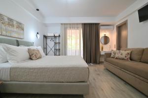 Platanos Luxury Rooms
