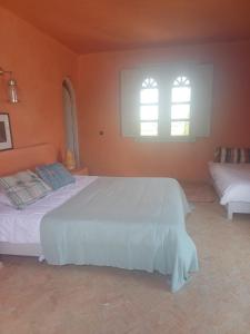 Bab Roc Large charming house with swimming pool